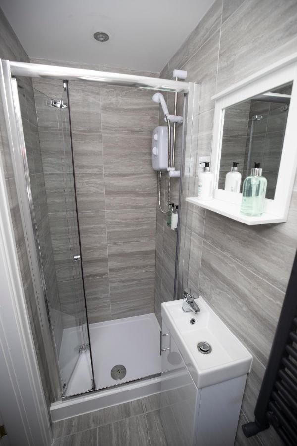 Lynwood House 4*
